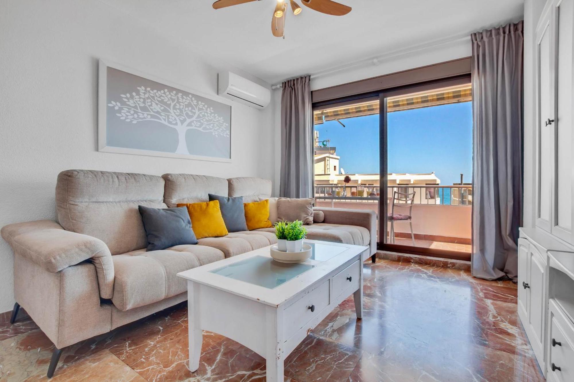 Fontana 5D By Ivi Real Estate Apartment ตอร์เรโมลิโนส ภายนอก รูปภาพ